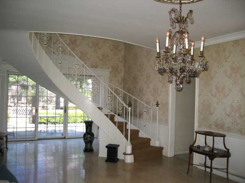 Property photo 8 - Prestigious & Private! Spacious 2-Story Home on 1+ Acre Lot